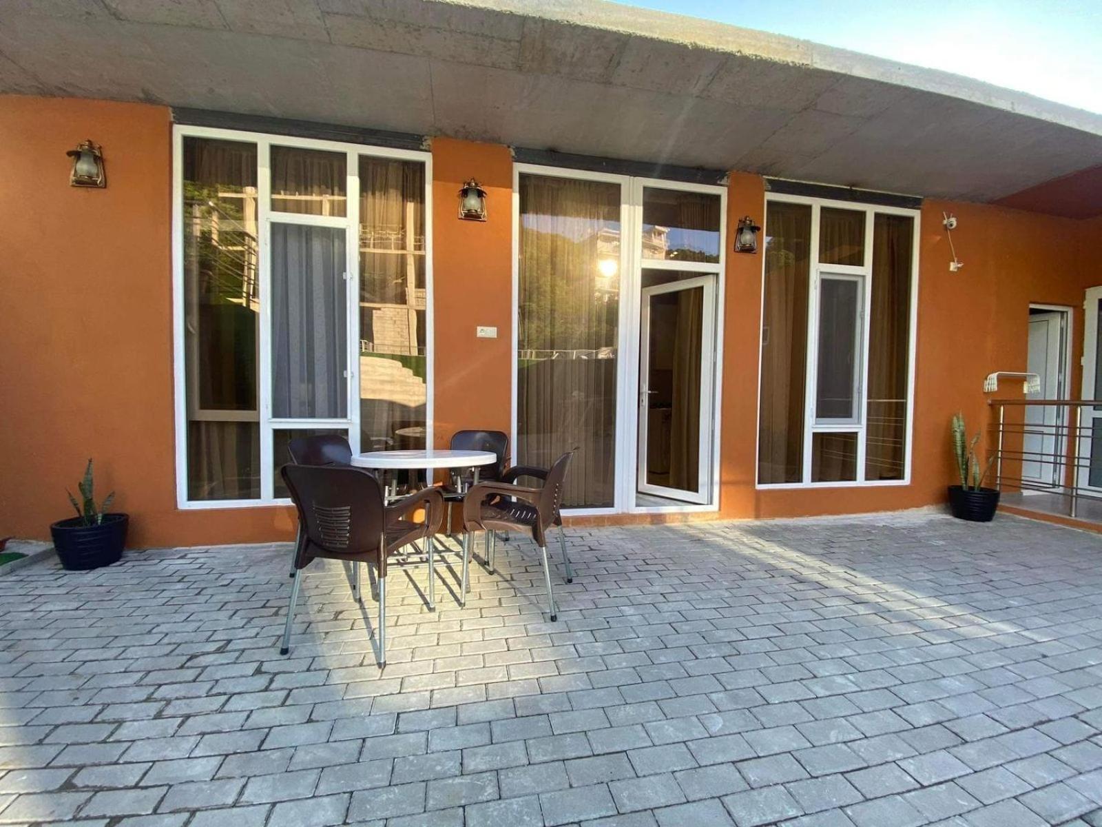 Nira Hotel Gonio Buitenkant foto